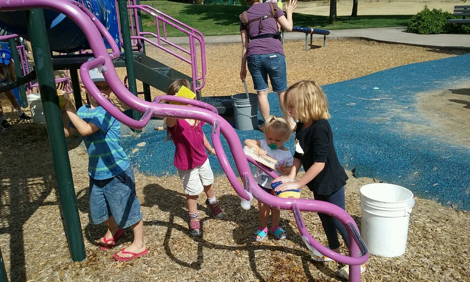 July 13 and August 10 we held playground washes at city parks to get the playgrounds at Oakmont and Bond Lane Parks sparkly clean.