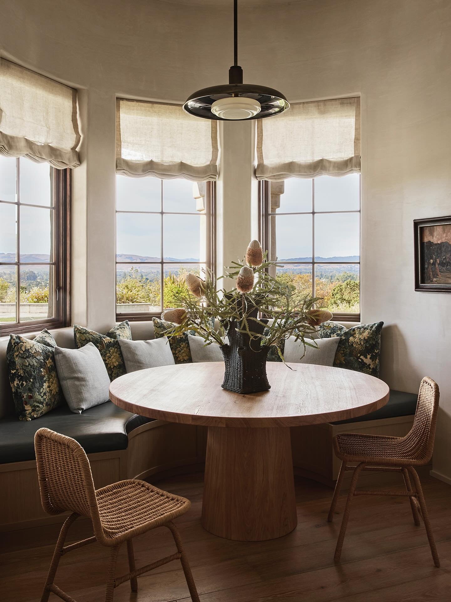 From summer to winter, cozy dining nooks are always the place to be.  We loved designing this sweet spot in our Sonoma project.  Thank you for capturing this so beautifully @samfroststudio 🤎