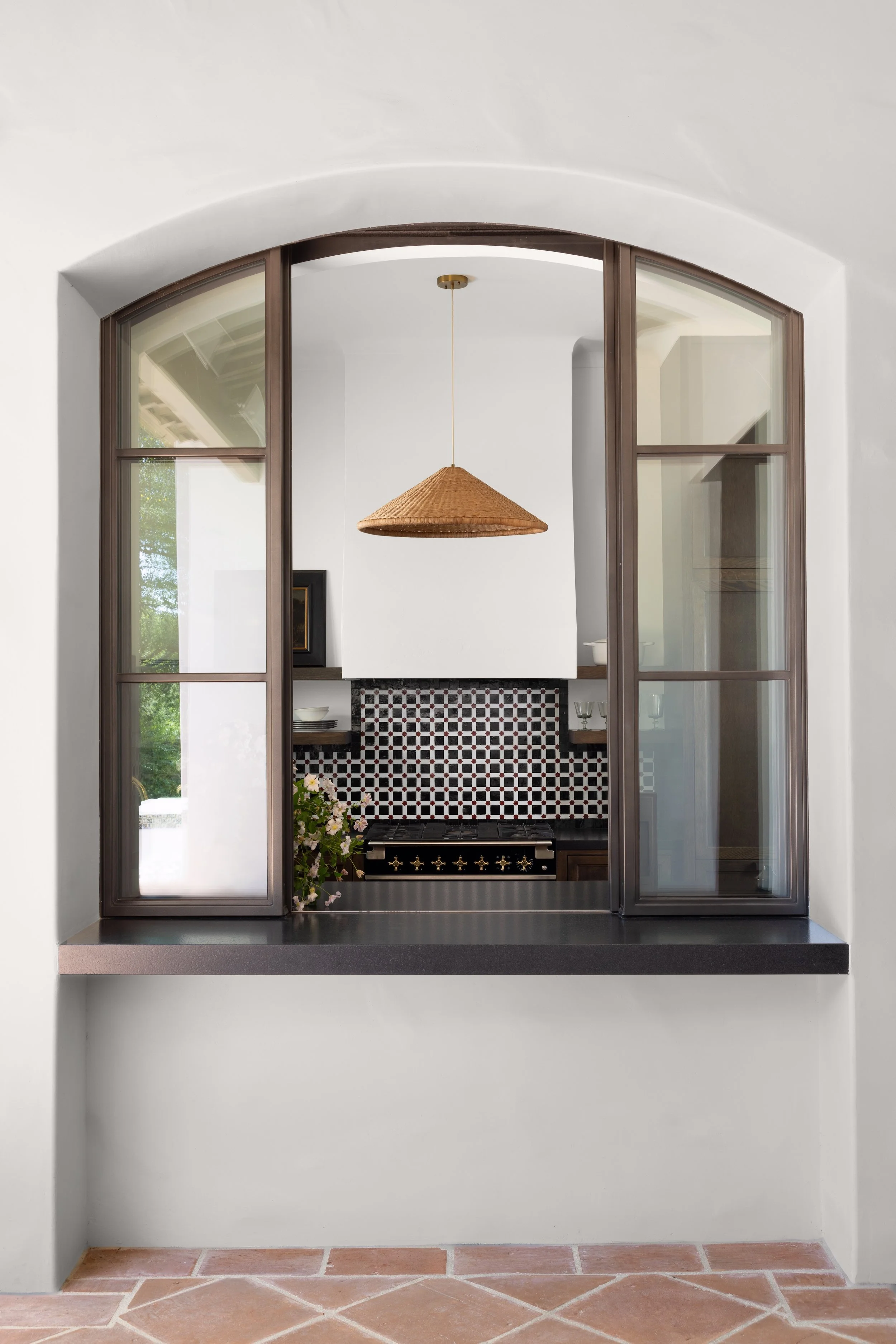 6.24.25_LindsayGerberInteriors_WoodsidePoolHouse_18822.jpg