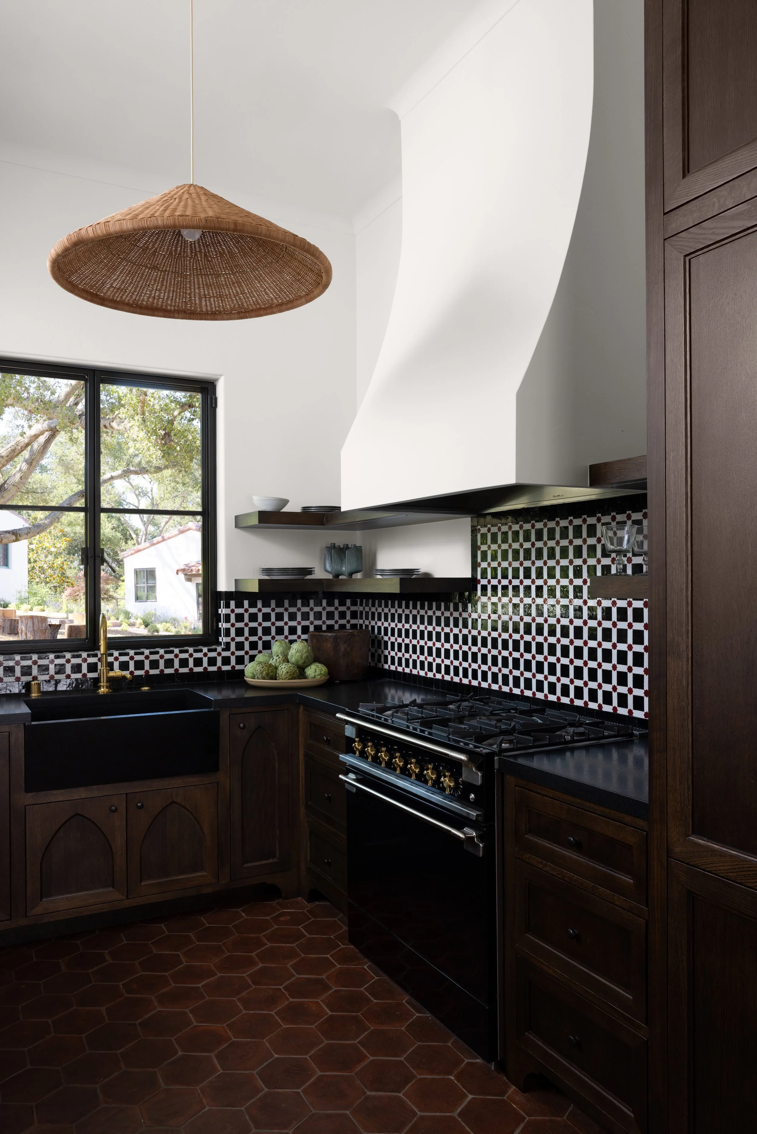 6.24.25_LindsayGerberInteriors_WoodsidePoolHouse_18814.jpg