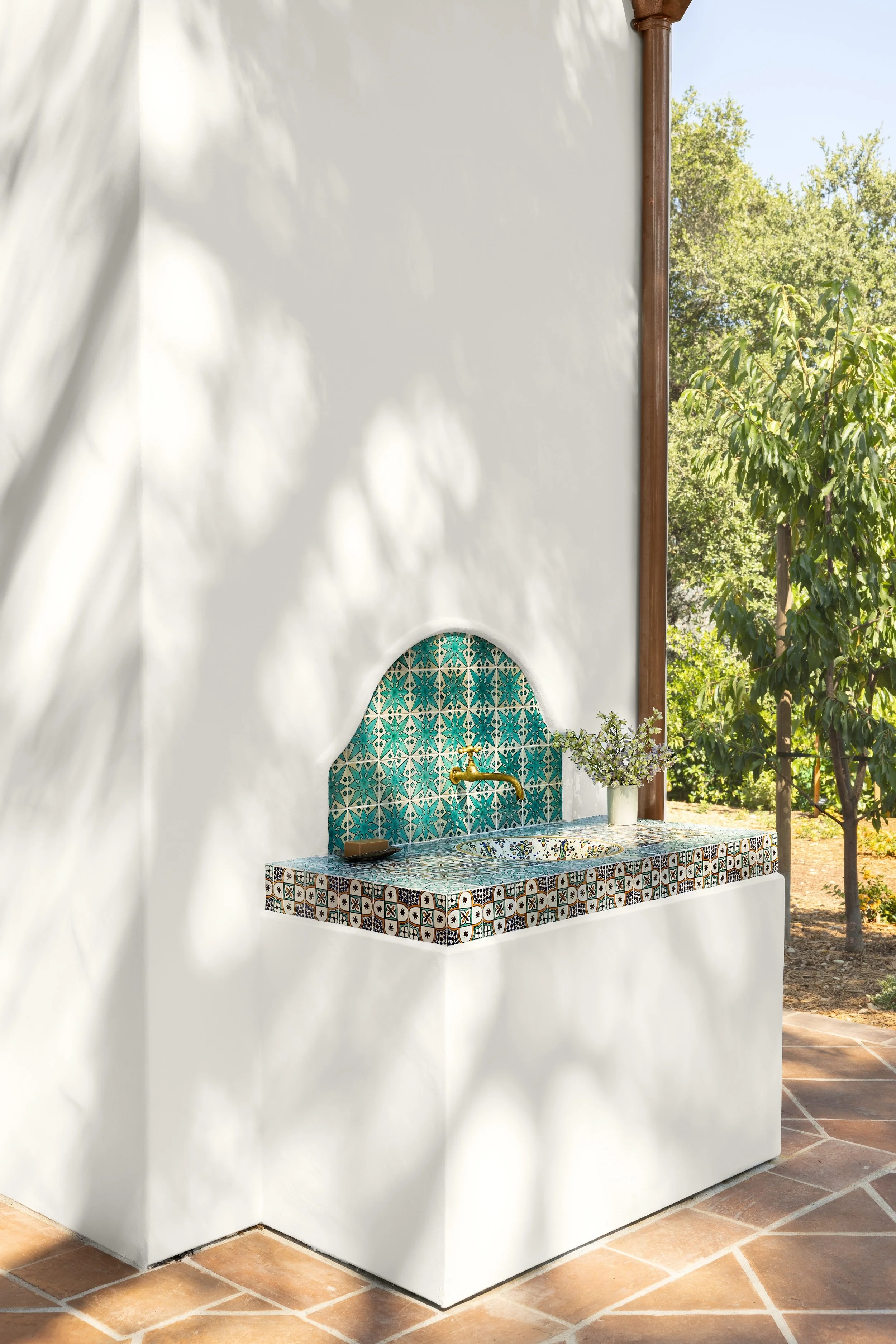 6.24.25_LindsayGerberInteriors_WoodsidePoolHouse_18917.jpg