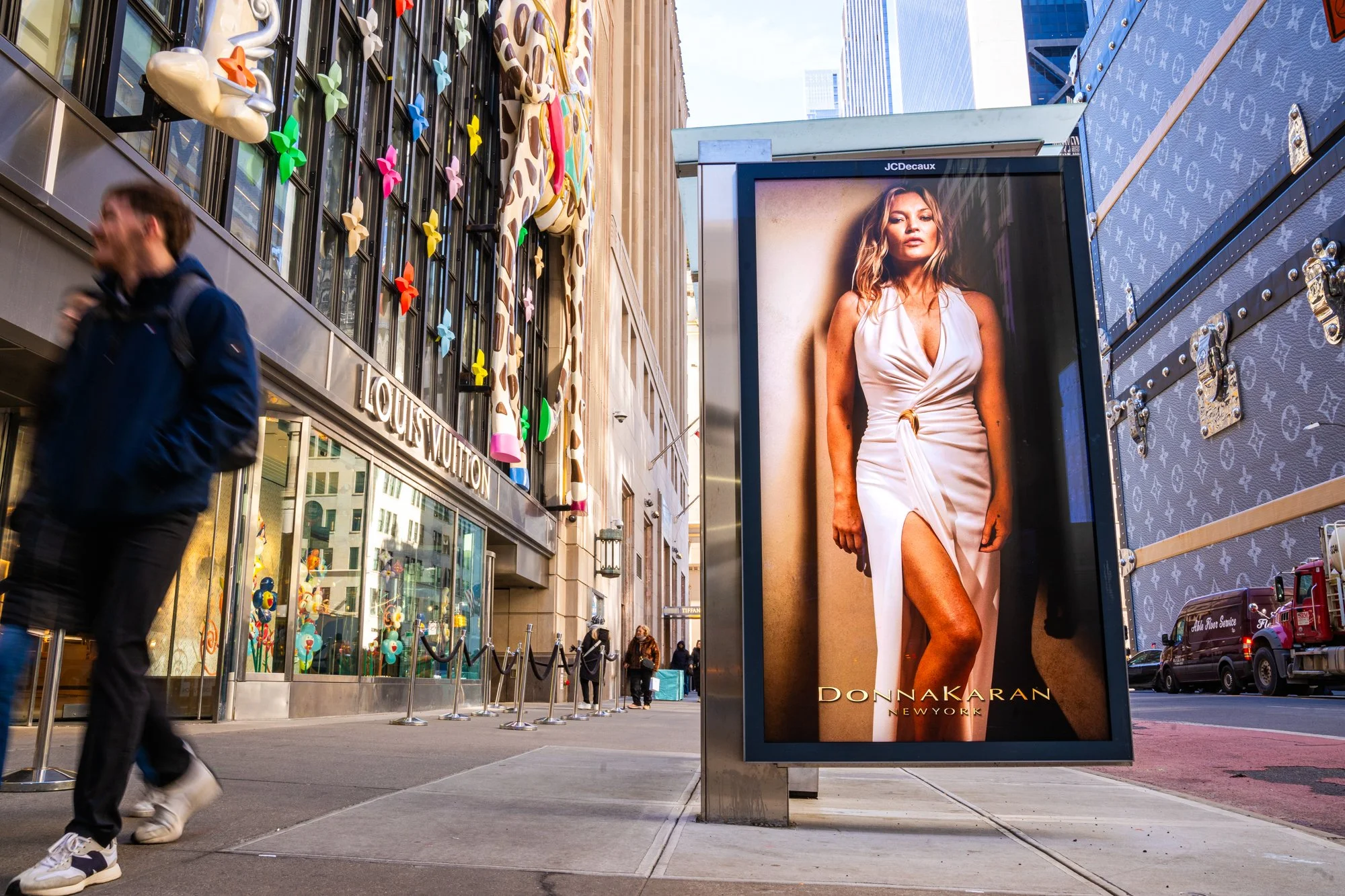 Donna Karan 57th street@MN01800AB_1.jpg