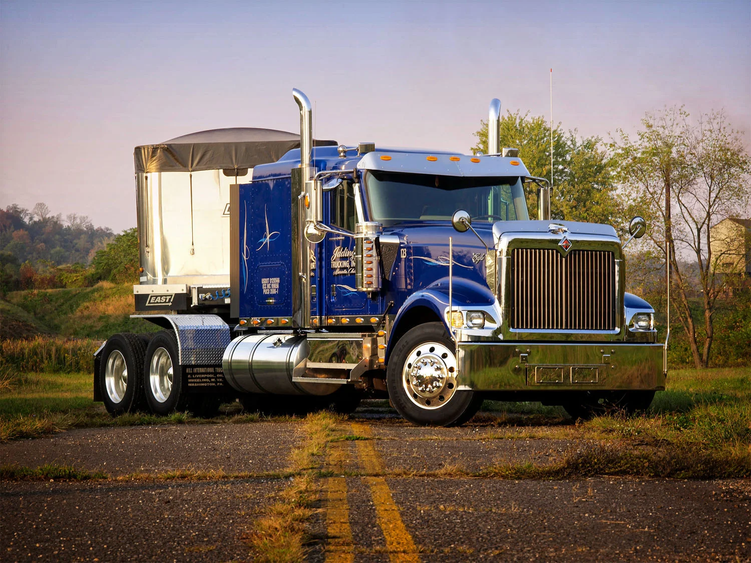 Navistar International 9900 Eagle