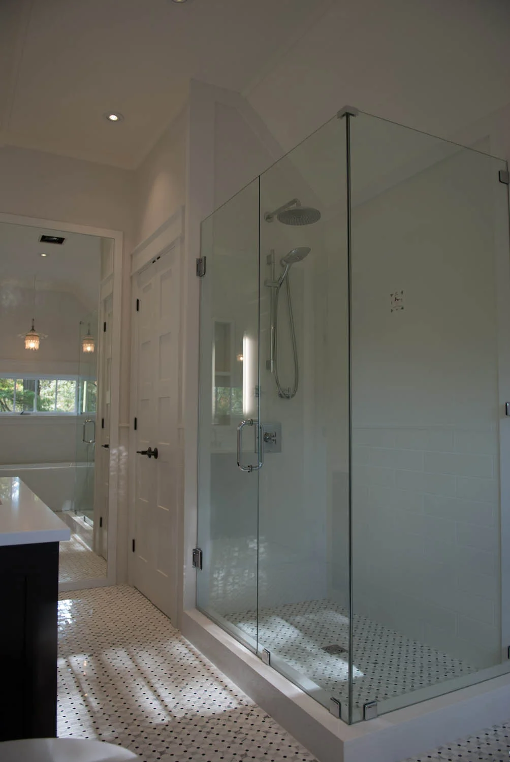 upstairs bath 1.jpg