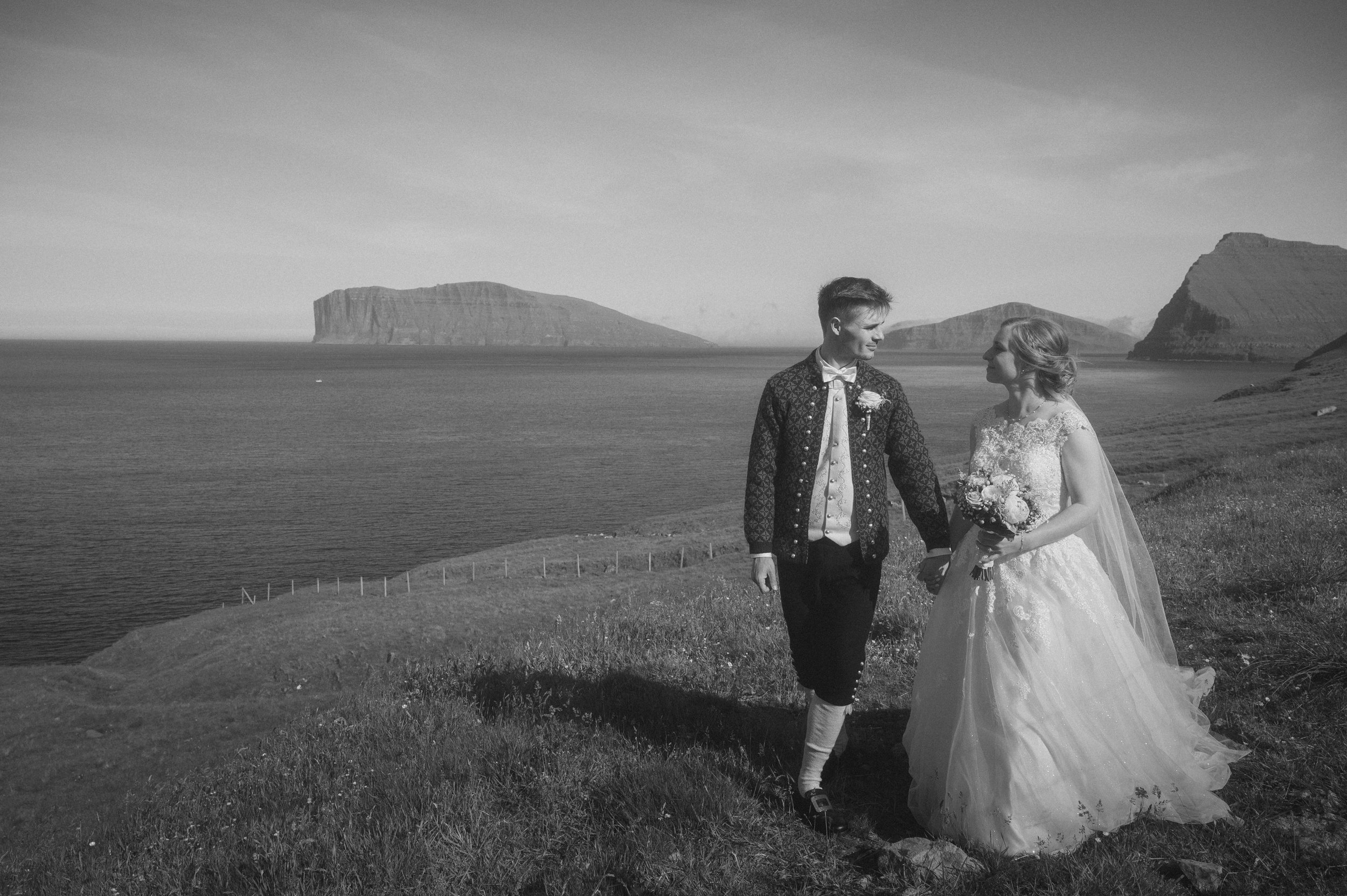 Brúðarmyndir_July 24, 2021_Sofía&JógvanPauli_Familjumyndir_53 of 58.jpg
