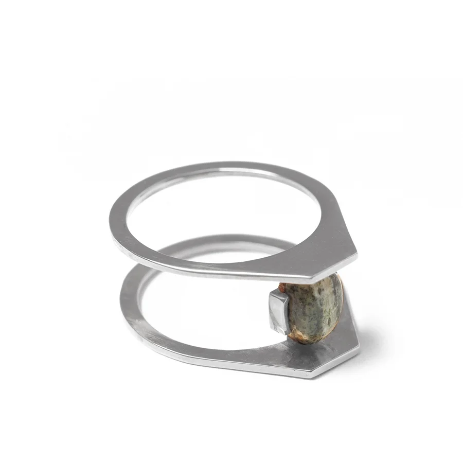 ZaunSquarespacejpgsideviewSilver.jpg