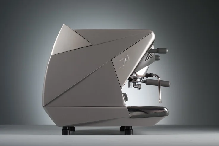 Side view 100 series anthracite "E" model with DTC