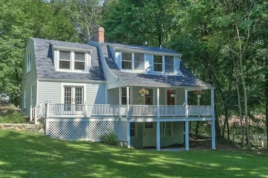 100 LAUREL HILL RD CROTON ON HUDSON LIST PRICE $429,000 SOLD PRICE $437,000 SOLD ON 12/01/17
