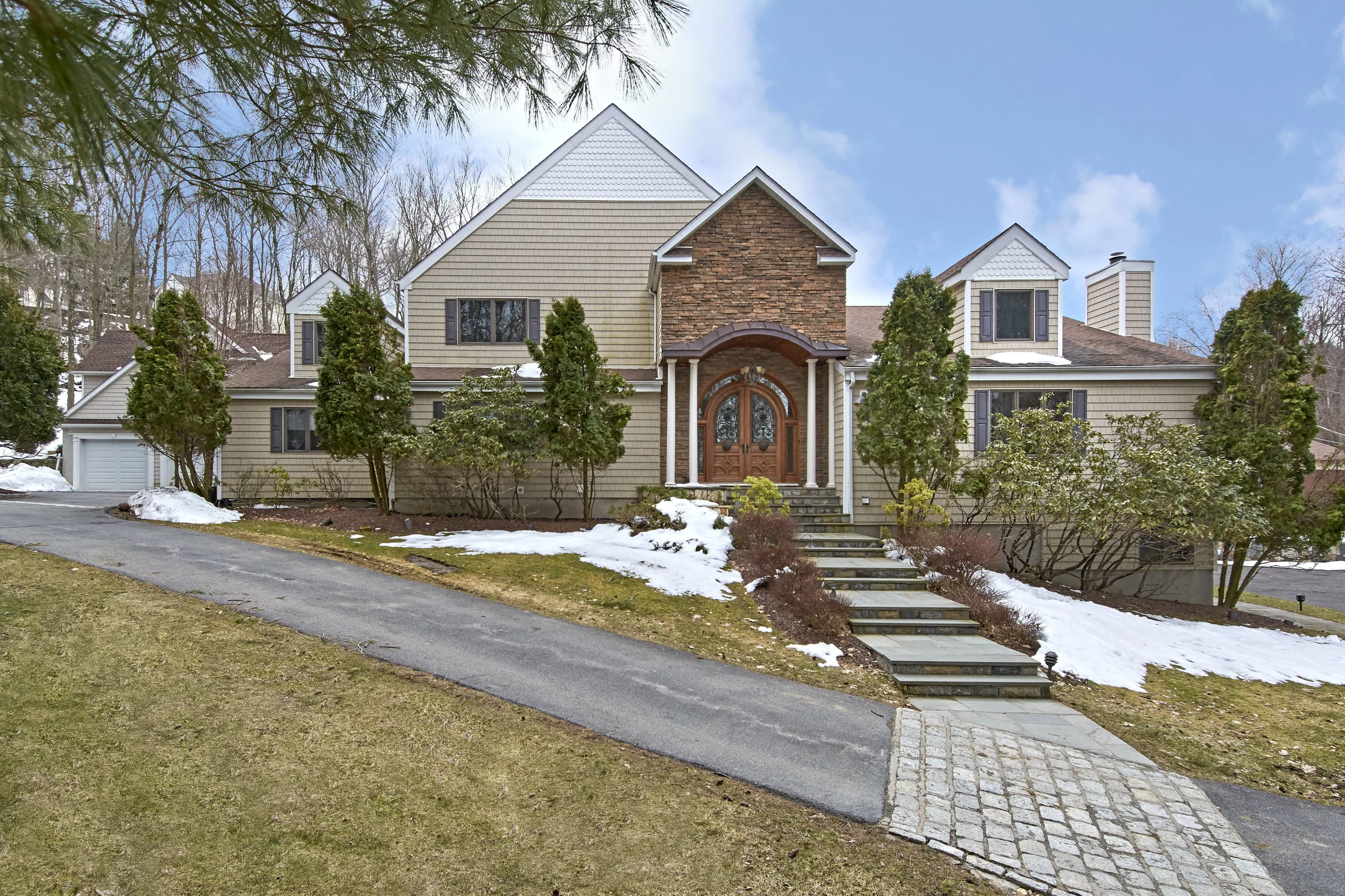 37 HILLSIDE TRAIL MAHOPAC LIST PRICE $899,000 SOLD PRICE $865,000 SOLD ON 05/29/18