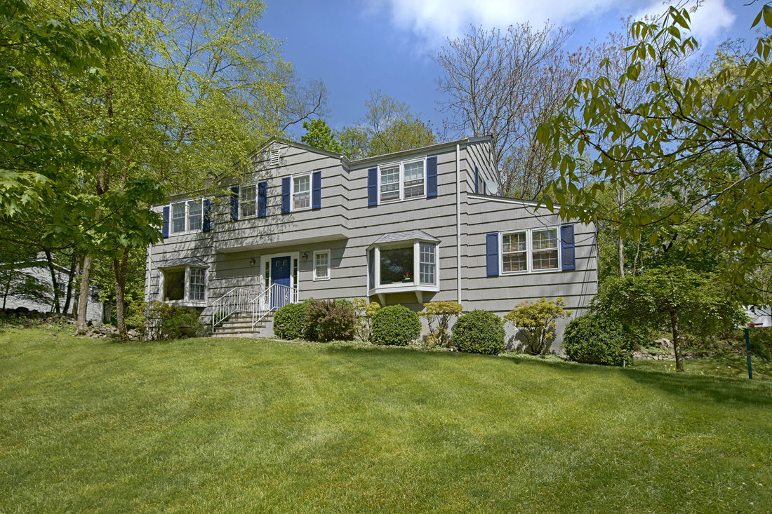 20 HILLTOP DR CHAPPAQUA LIST PRICE $800,000 SOLD PRICE $800,000 SOLD ON 07/19/18