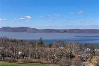 74 HUDSON WATCH DR OSSINING LIST PRICE $599,000 SOLD PRICE $580,000 CLOSE DATE 07/03/19