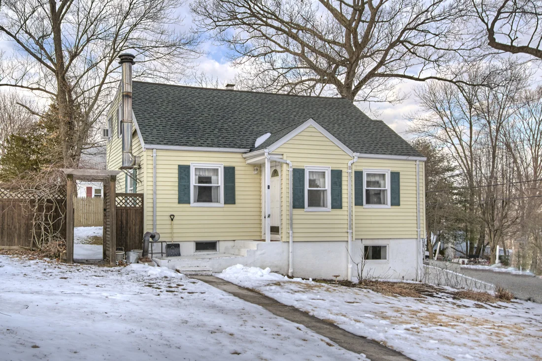 1 LINCOLN PL CORTLANDT MANOR LIST PRICE $342,500 SOLD PRICE $350,000 SOLD ON 04/11/19