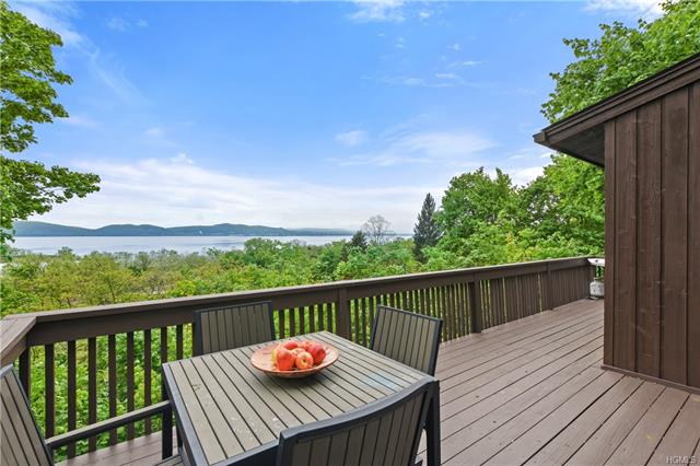 19 RIDGE RD CROTON ON HUDSON LIST PRICE $549,000 SOLD PRICE $545,000 CLOSED ON 08/15/19