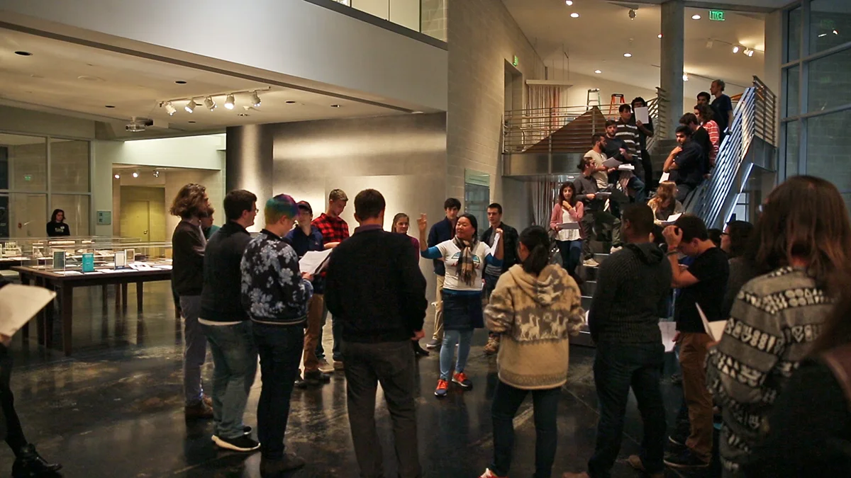 Butte Mesa Round , 2015 Performance of the "Tang Readers Chorus" at Skidmore College led by Haruko Tanaka. Image: Iyan-Byers Gamber/Machine Project