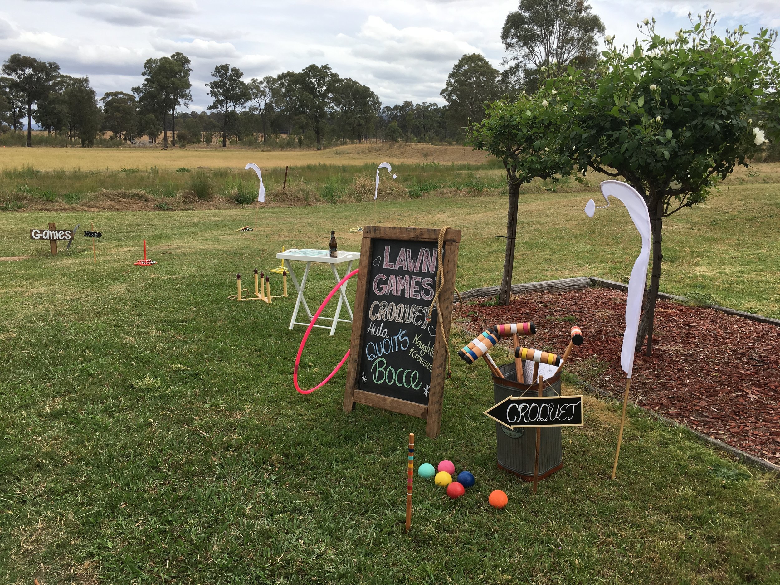 Lawn games signs