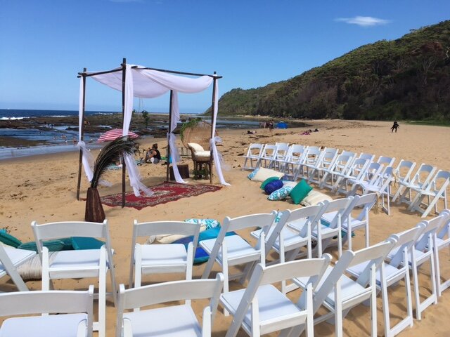 Wedding ceremony bateau bay beach (13).JPG