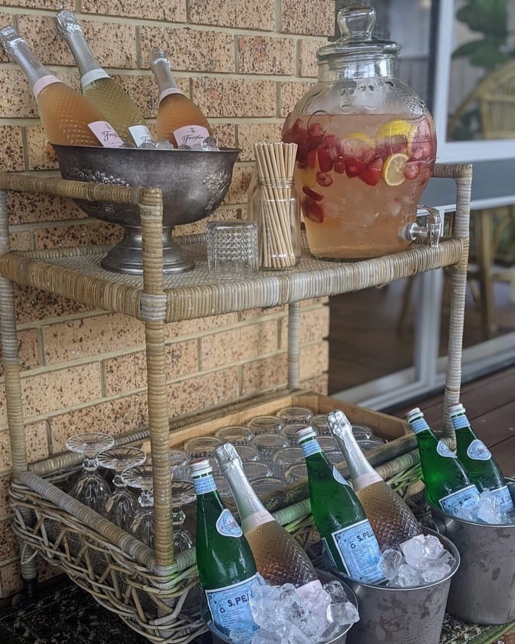 I have so many favourite pieces in our hire collection but this ice bucket and drinks trolley are definitely up there on the list 🏵🍾🥂 #partyhire #icebuckets #  #drinkstation #drinkstrolley #cheers #celebration #centralcoastnsw #popthechampagne #br
