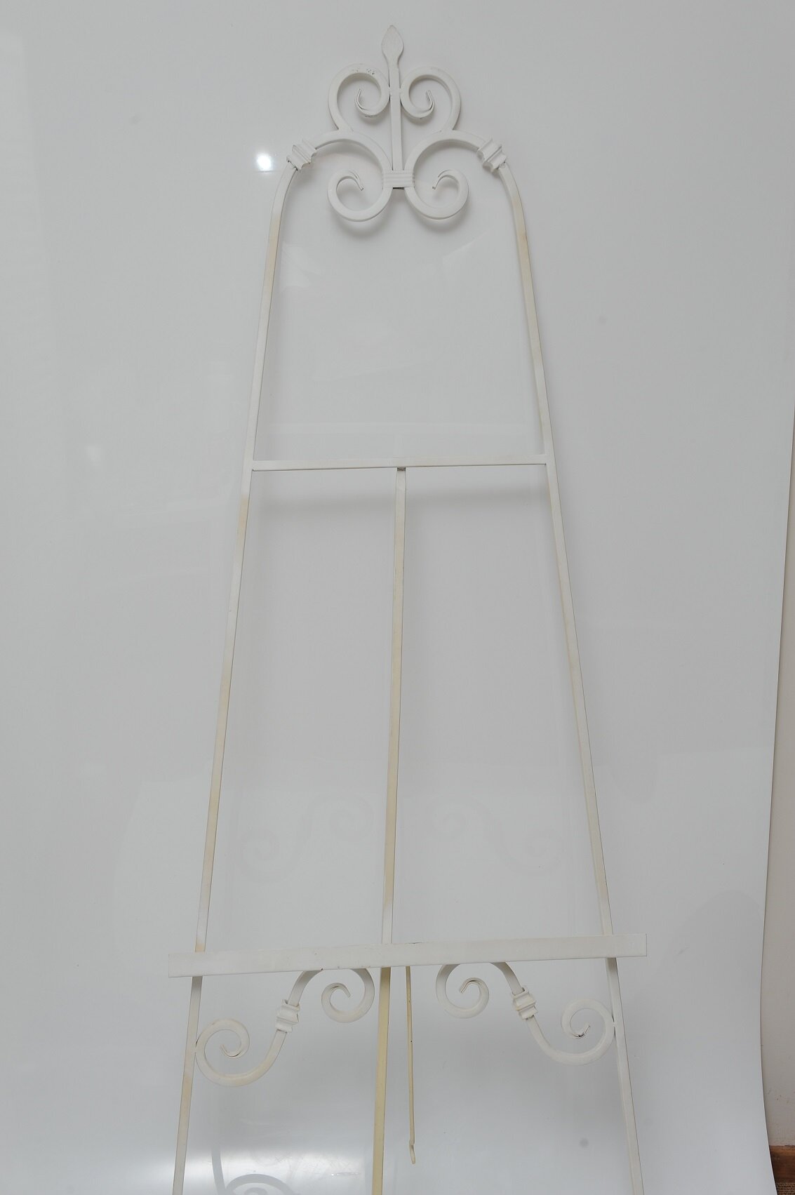 Large white easel.JPG