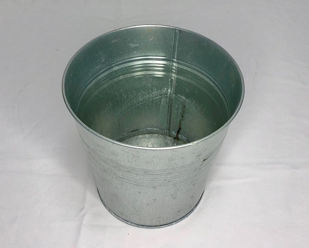 Green ice bucket — Celebration Set Ups