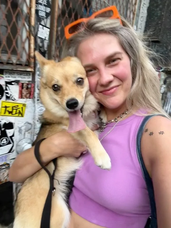 Posted @regram &bull; @dreasvea Ruthie&rsquo;s first trip to the East Village + LES = a total success 🐀💖🐕📸🤩🍭
We made so many memories and loved every second of being two country girls in the city. Stickers slapped, subway rides taken, sights so
