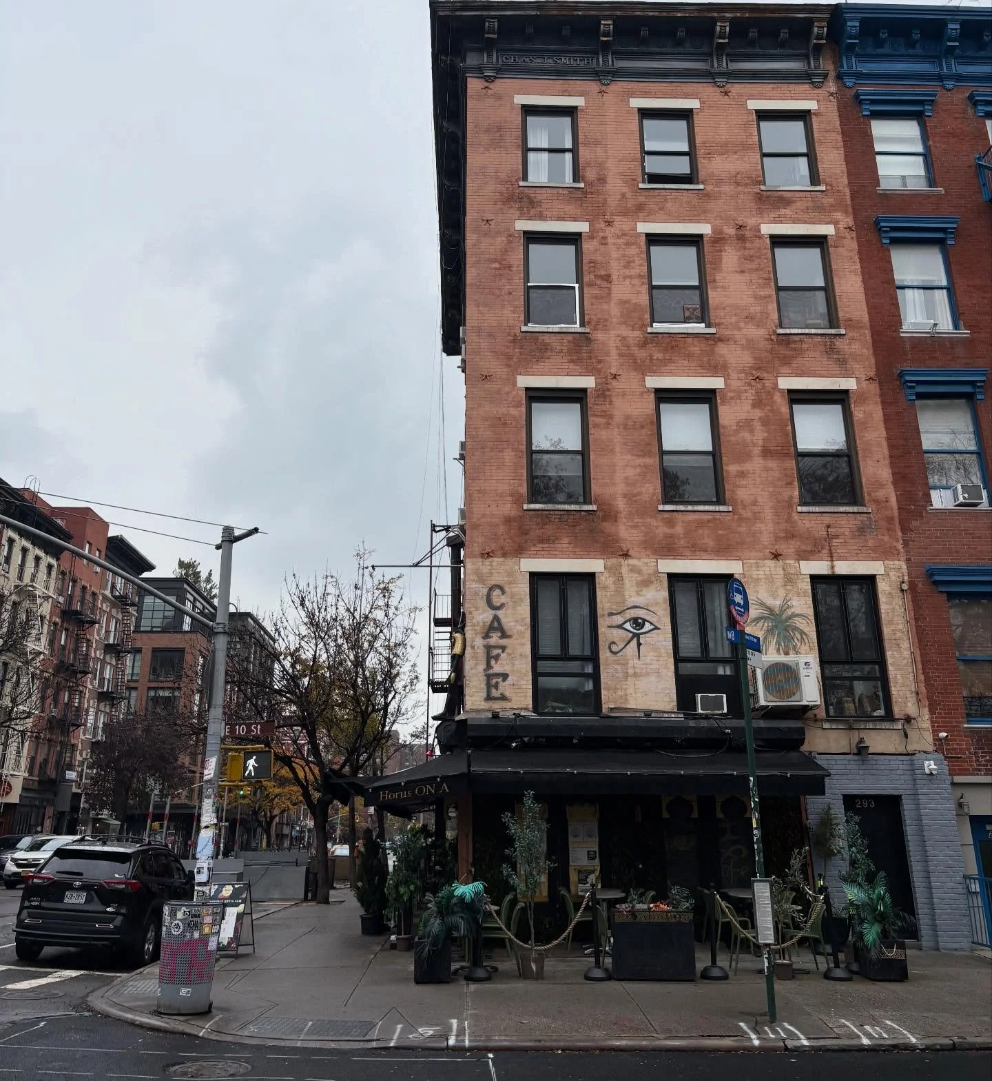 Rainy morning in the East Village 🌧️ 
Don&rsquo;t worry, it&rsquo;s clearing up &amp; will be another great day for getting out &amp; supporting local small biz 💞