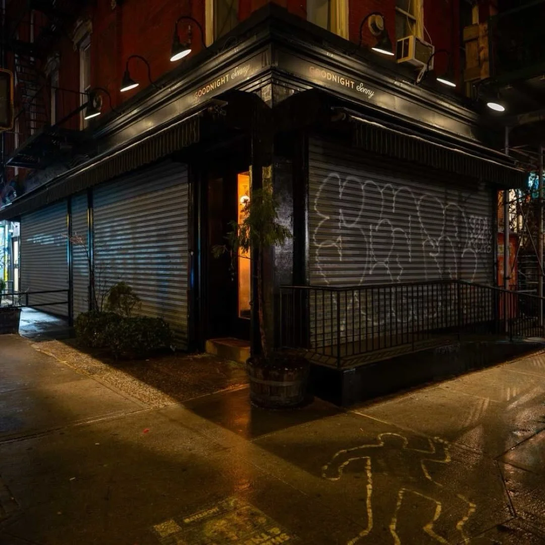 Get @reshare_app &bull; @danielrootphotography Closing Time. Goodnight Sonny, St. Marks, East Village.

&bull;
&bull;
#newyorkatdawn #newyorkbarsatdawn #goodnightsonnynyc #eastvillage #5am