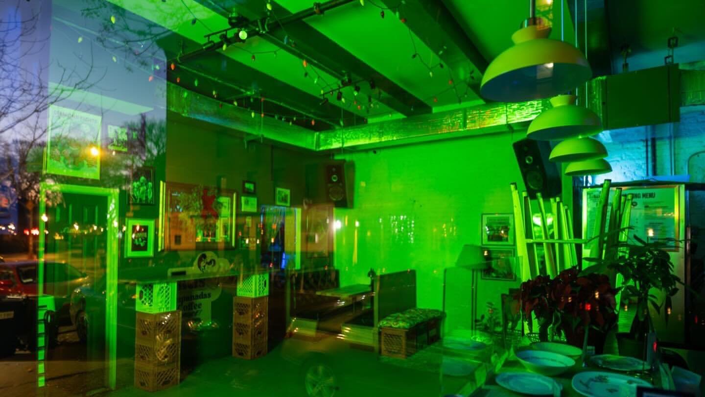 Get @reshare_app &bull; @danielrootphotography Titi&rsquo;s Empanadas off the glass toward sunrise. East 7th Street, East Village.

&bull;
&bull;
#newyorkatdawn #offtheglass #titisnyc #eastvillage #5am