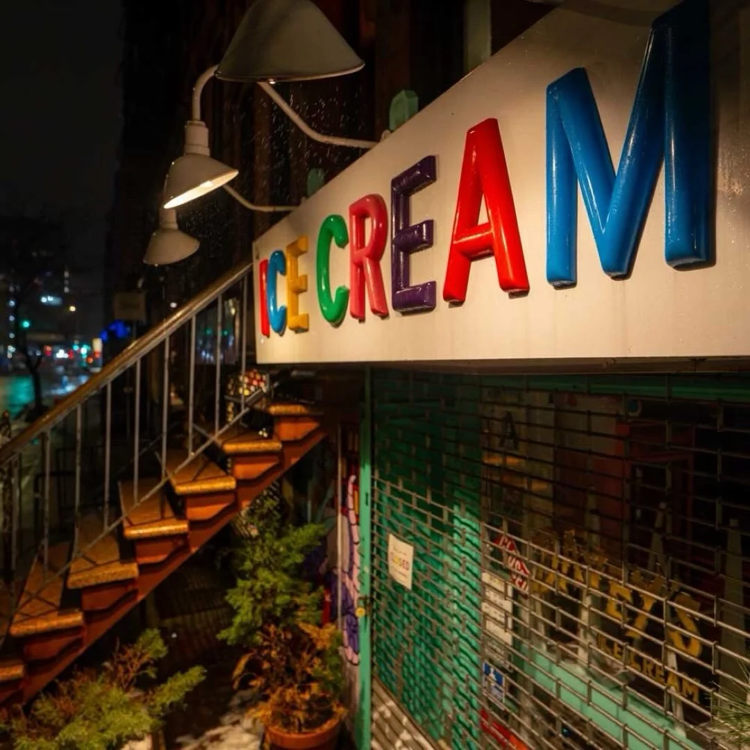 Get @reshare_app &bull; @danielrootphotography Ice Cream for a winter morning. Davey&rsquo;s on East 9th Street, East Village.

&bull;
&bull;
#newyorkatdawn #icecream #daveysicescream#eastvillage #6am