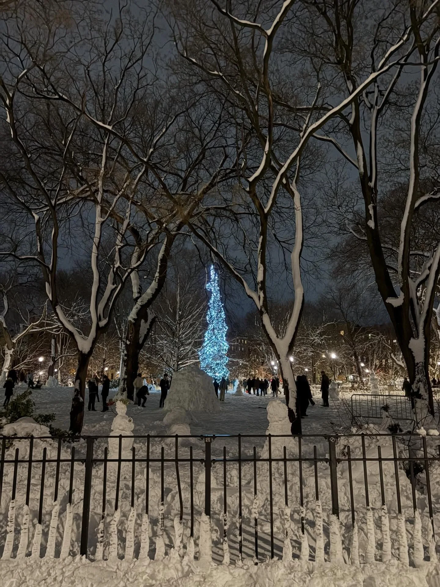 Back to business as usual after yesterday&rsquo;s snow day! 
Who&rsquo;s ready to support our local small businesses that shut down / were affected during the snow? 
Stay safe out there! ☃️