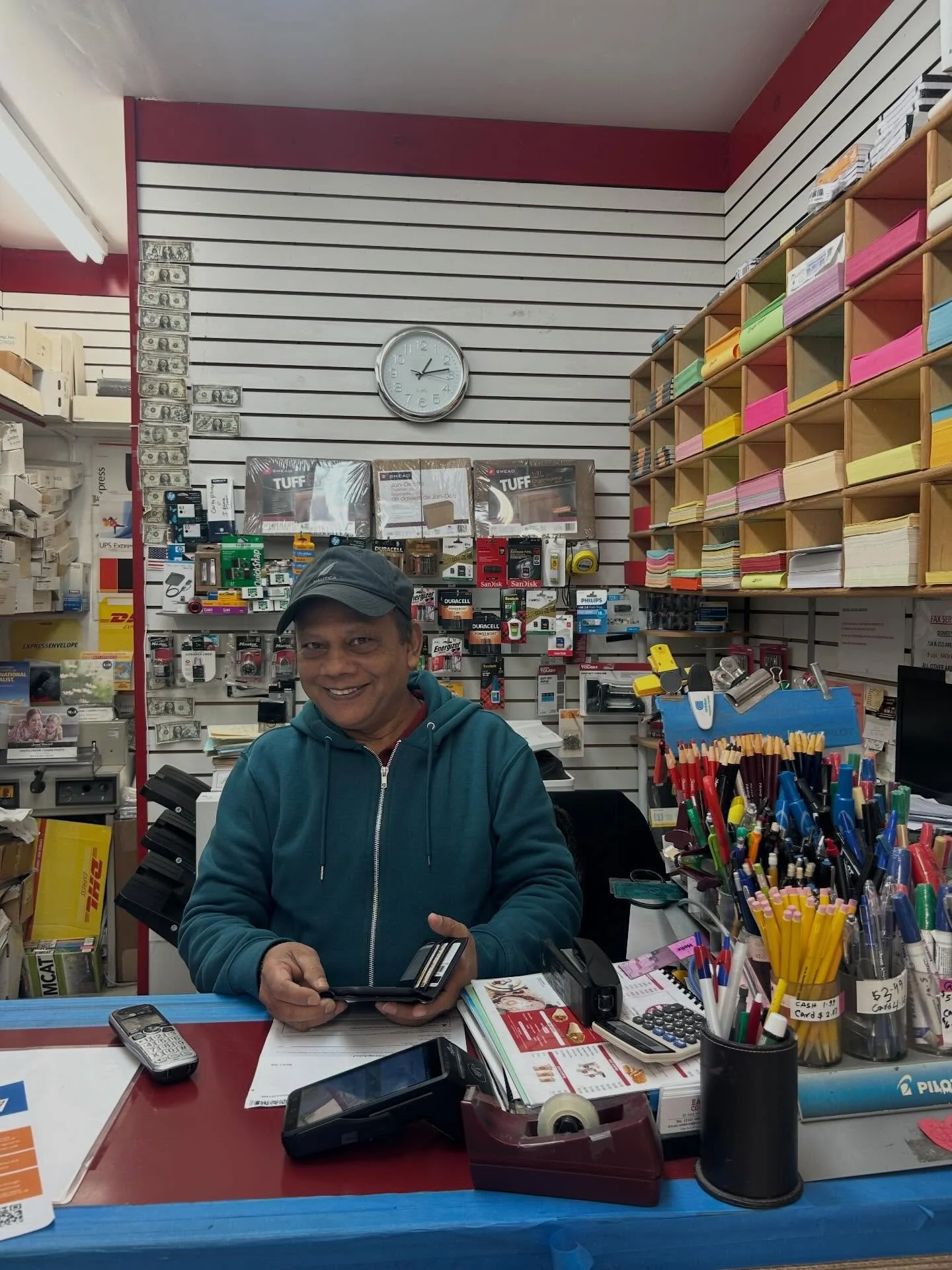 Welcome to EVIMA, 4th Street Copy Center!
Print services, copy services, office &amp; packaging supplies, plus passport photos &ndash; what doesn&rsquo;t the 4th Street Copy Center have? An East Village institution, this cozy copy shop has been in th