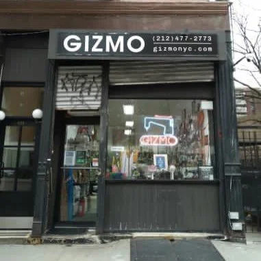 @gizmosewingsupplies 
626 e 14th Street

Hours:
Tues-Sat &bull; 11am-6pm
Sun-Mon &bull; Closed 

📷: @lolaartesaenz