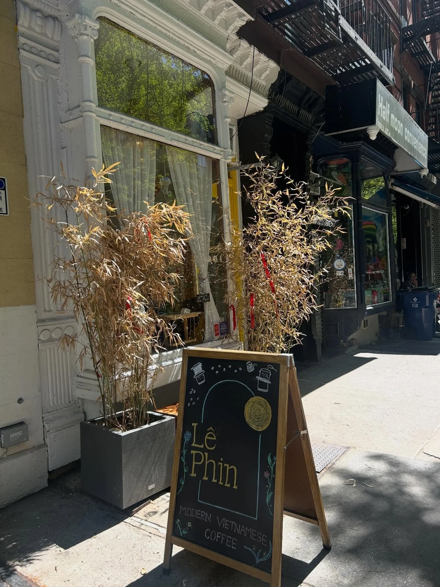 @lephin.nyc 
259 e 10th Street

Hours: 
Mon-Fri &bull; 8am-5:30pm
Sat-Sun &bull; 9am-5:30pm