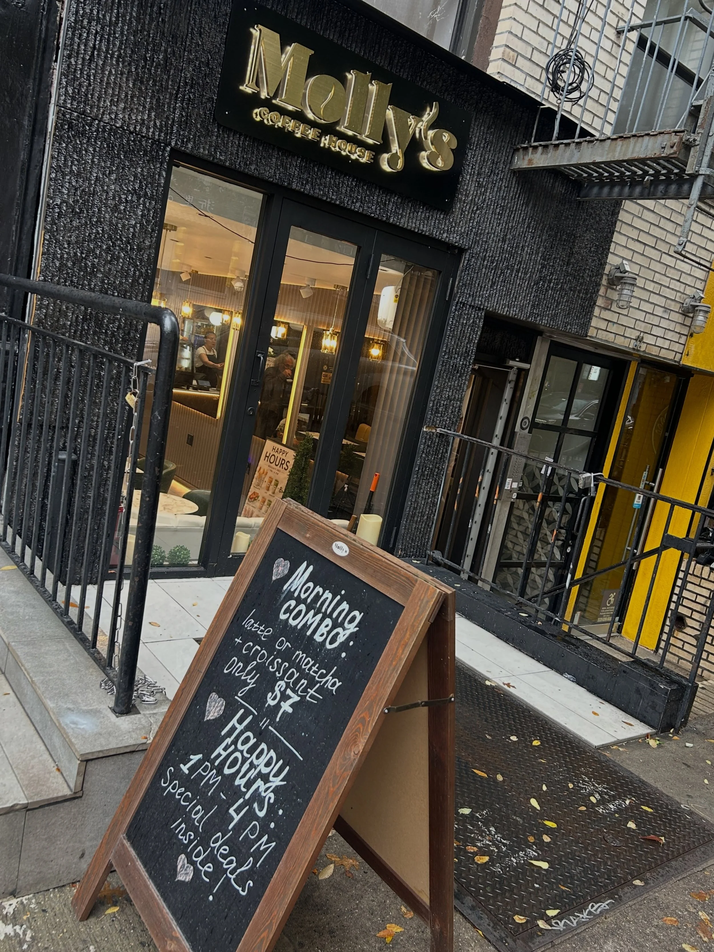 @mollys_coffee_house 
22 St Marks Place 

Open Daily &bull; 9am-6pm

📷: @artbycarpo / @transparentmeans