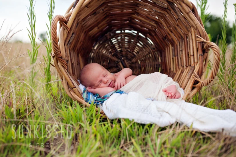 SUNKISSED & FREE PHOTOGRAPHY NEWBORN