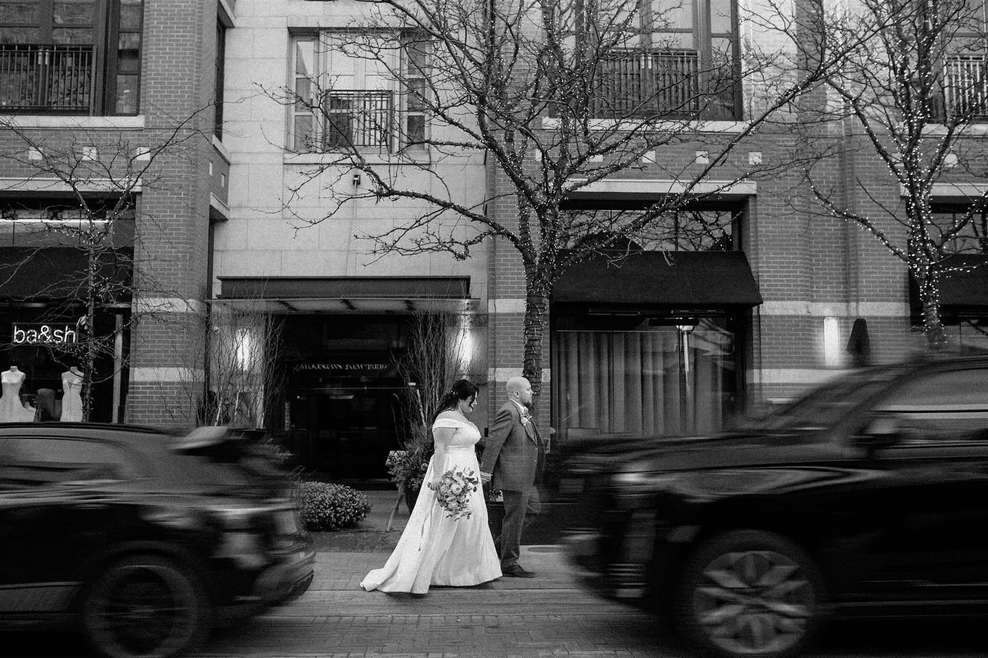 Had a full circle moment kicking off our 2024 wedding season in the same place we ended our 2023 season; wandering the streets of Yorkville in downtown Toronto ✨

After an intimate ceremony at restaurant Sassafraz, the streets seemed to clear up just