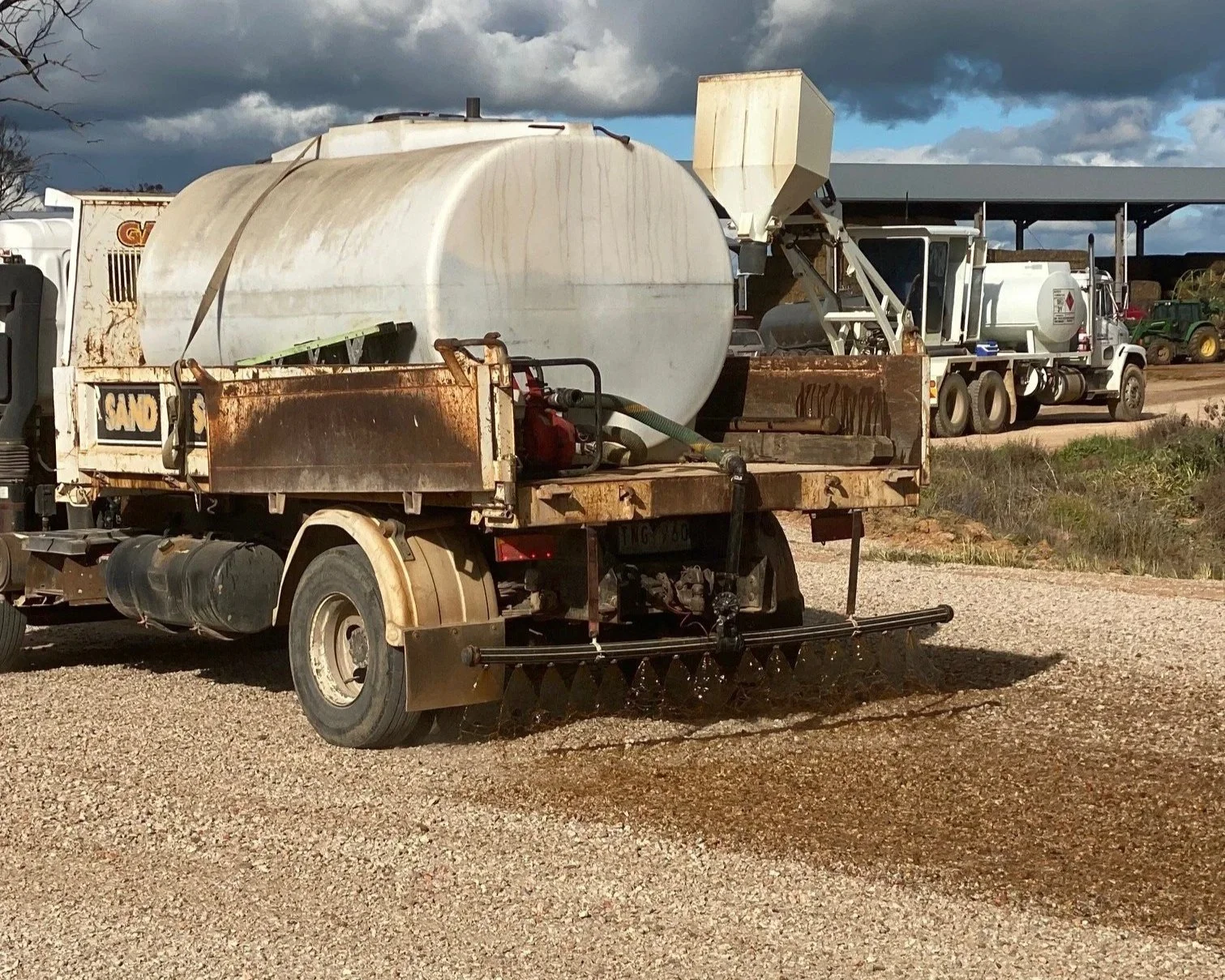 Application of Soilbond A02 Dust Suppressant