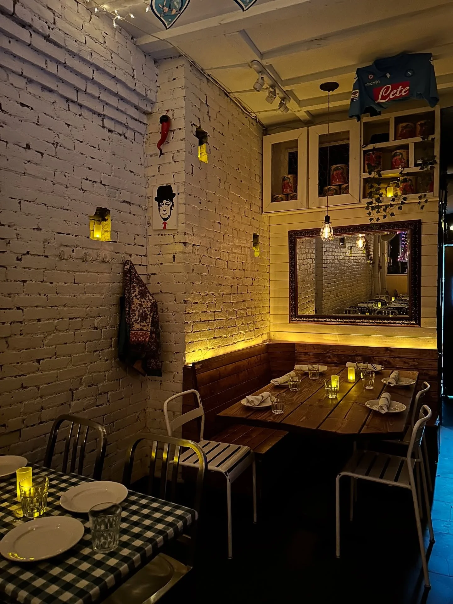 happy friday! come to tre for a cozy dinner 🍽️ happy hour 5-7