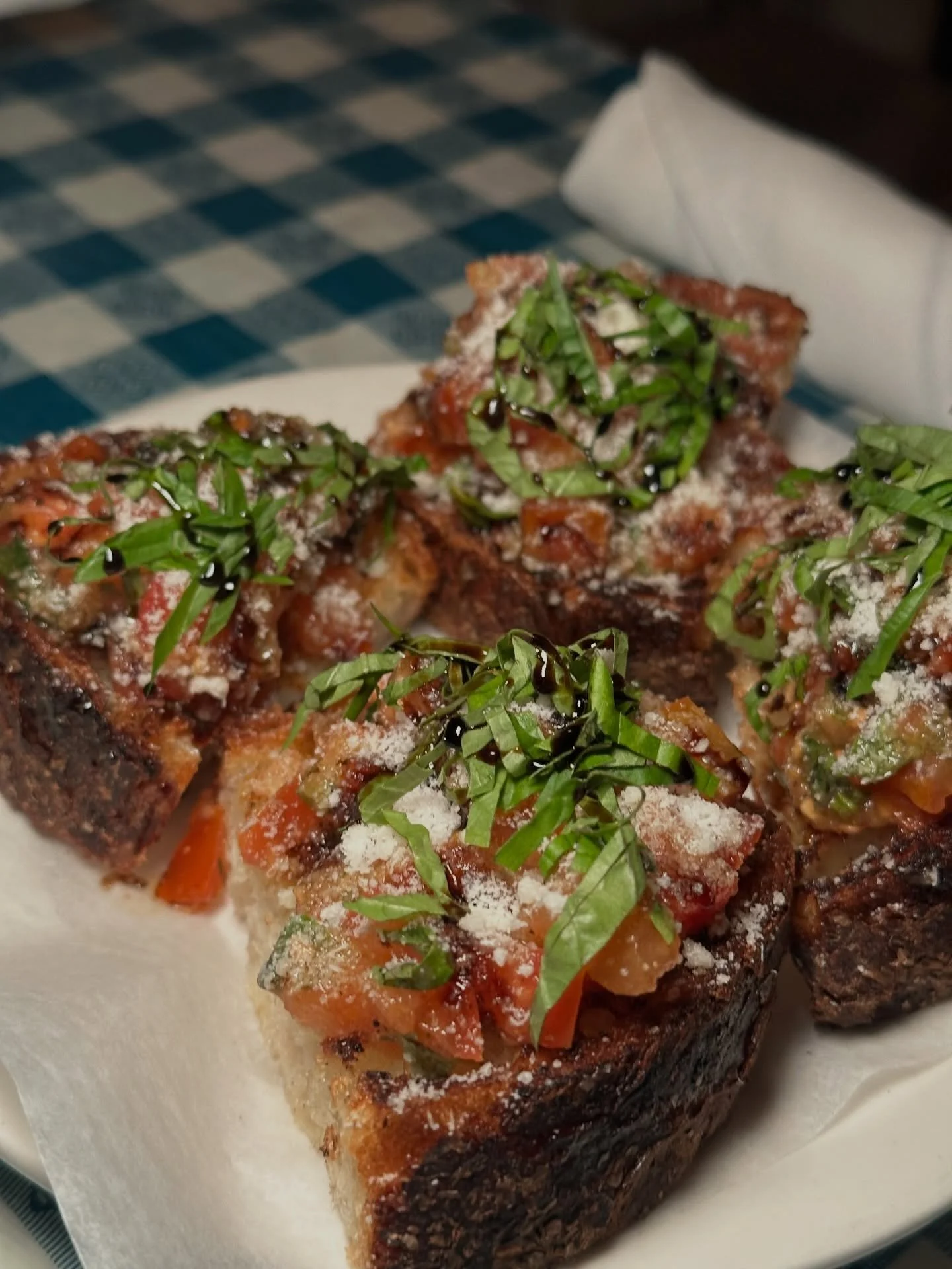 Proof that simple is sexy🍅🌿🥖 our house made bruschetta: marinated tomatoes, basil, parmigiano made on @grandaisybakery filone bread. 
Get it tonight for our taste &amp; toast dinner deal on Thursdays!