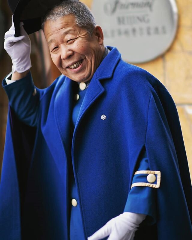 What a great way to arrive to a Hotel. Such a friendly smile to greet you. #fairmonthotel #Beijing #lifestylephotography #portraits #doorman #scottgwright.com.au #limelightstudio.cn #