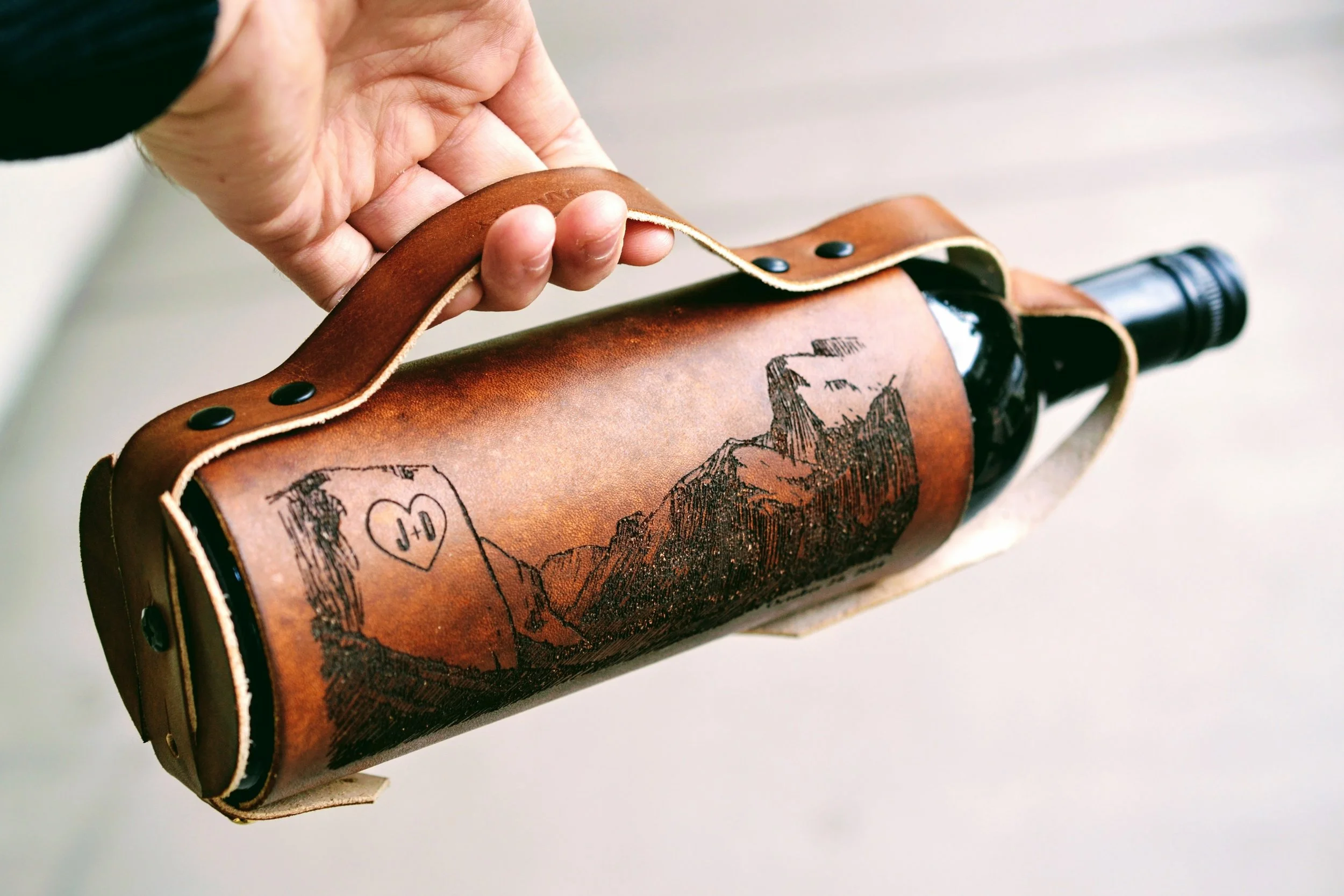 Leather Wine Ruck