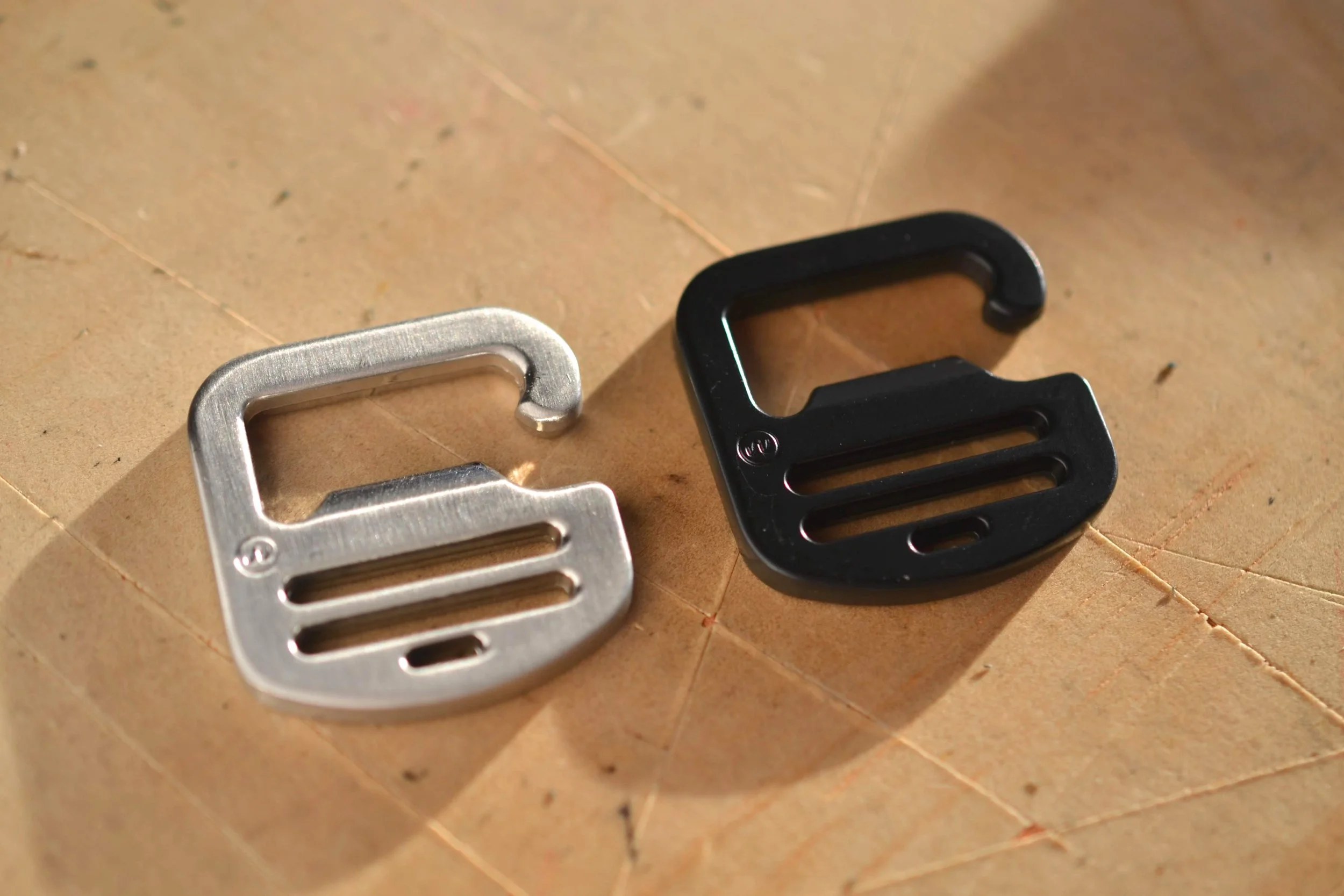 cap strap buckles brushed and matte black.JPG