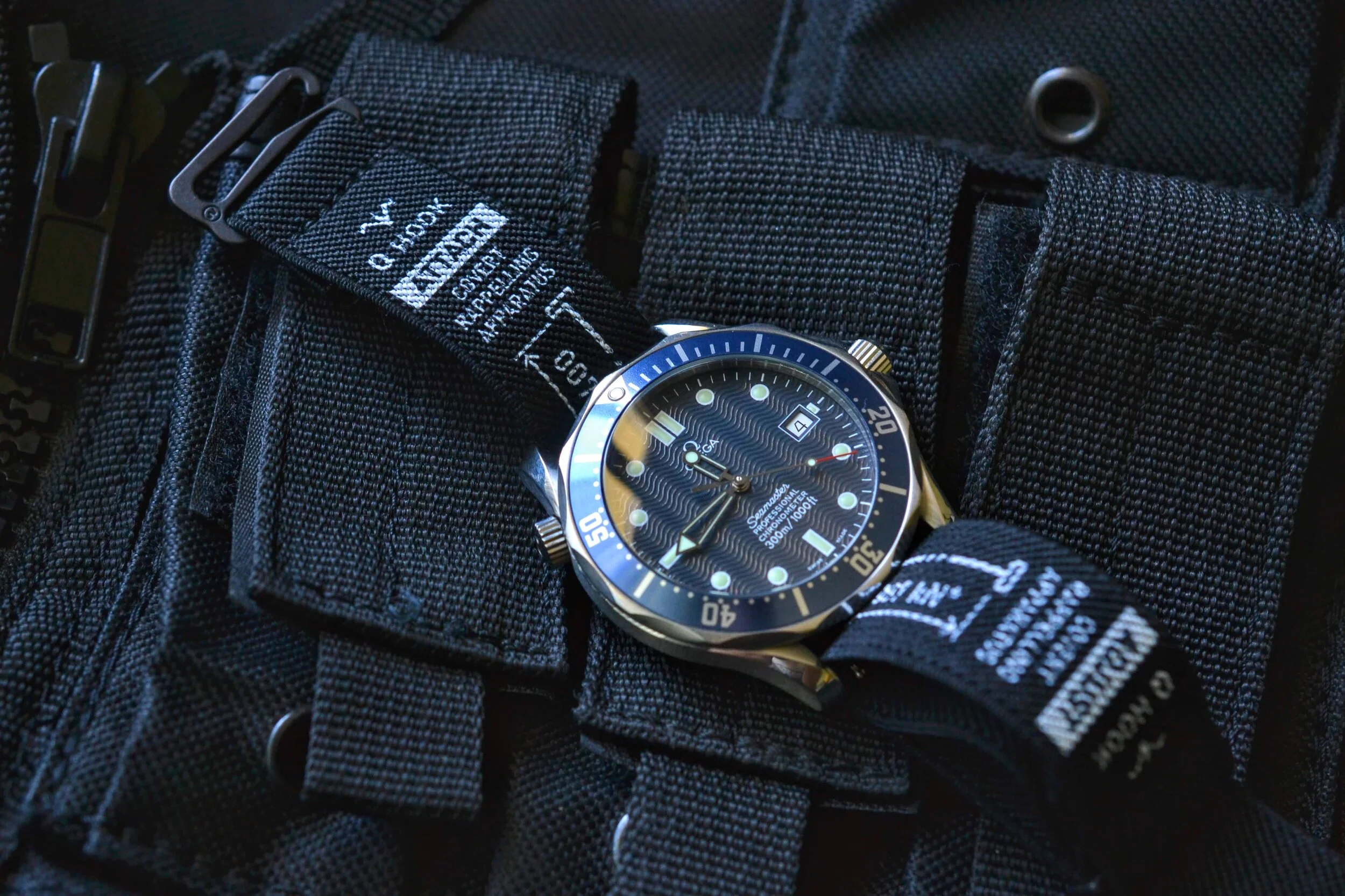 "Q" Hook Strap™ - Bond Series - Limited Edition Elastic Watch Band - NMDQB003