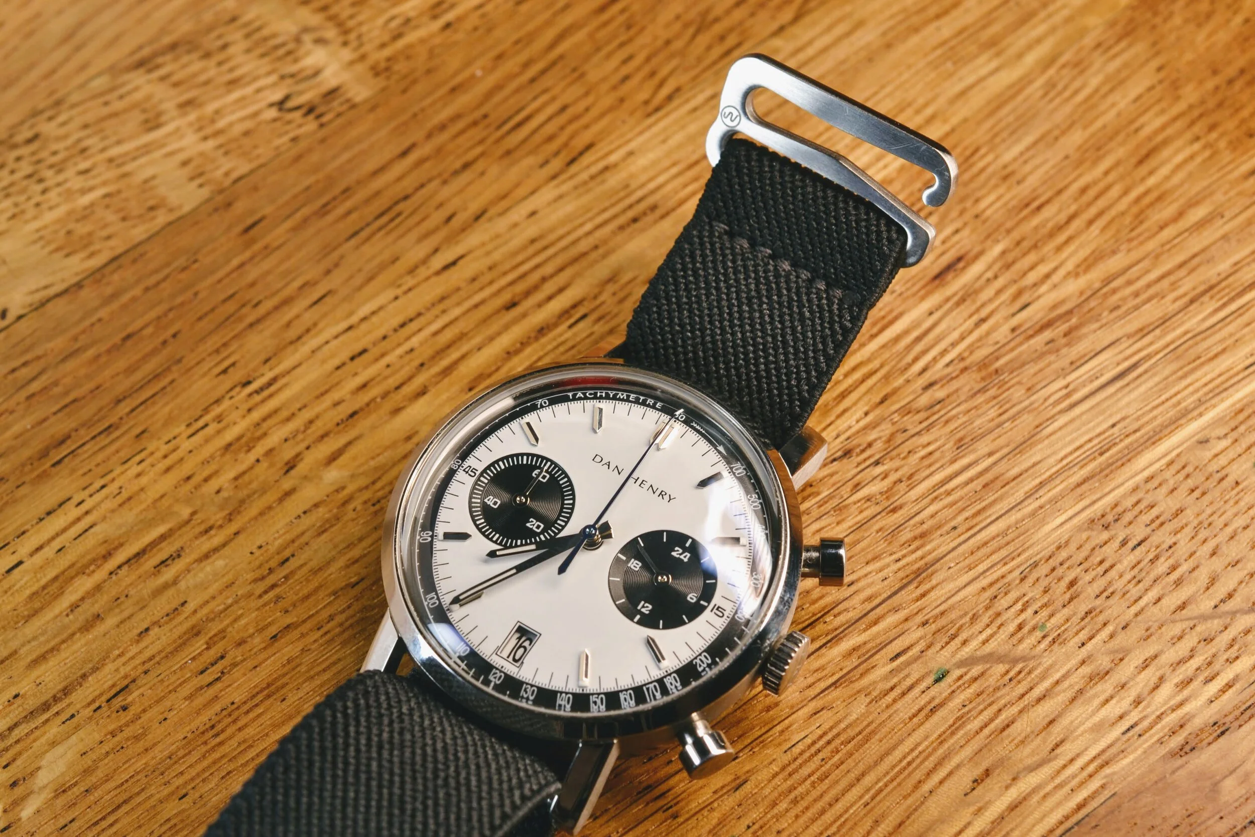 nmdsshs001 flatlay.JPG