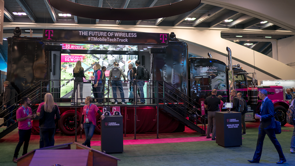 Dreamforce_Carousel_TechTruck_TW_1200x675_Post3.png
