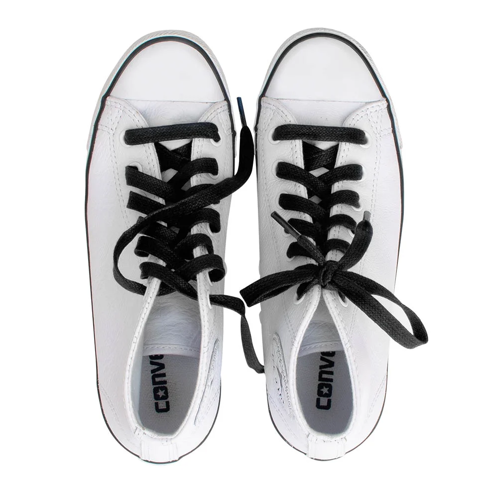 Black_Shoelaces_Street.jpg