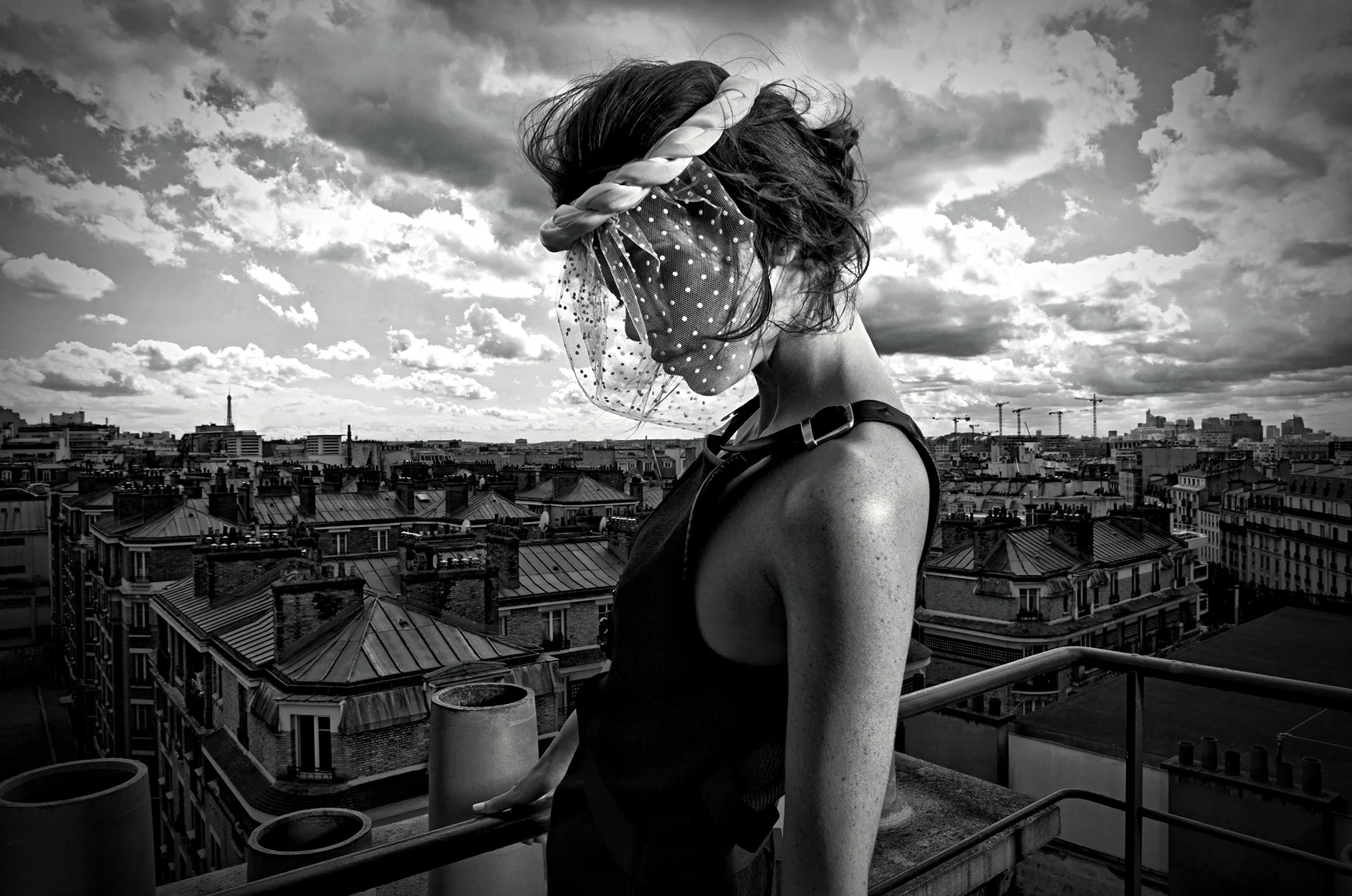 Bandeau: Donia Allegue / Dress: Irakli