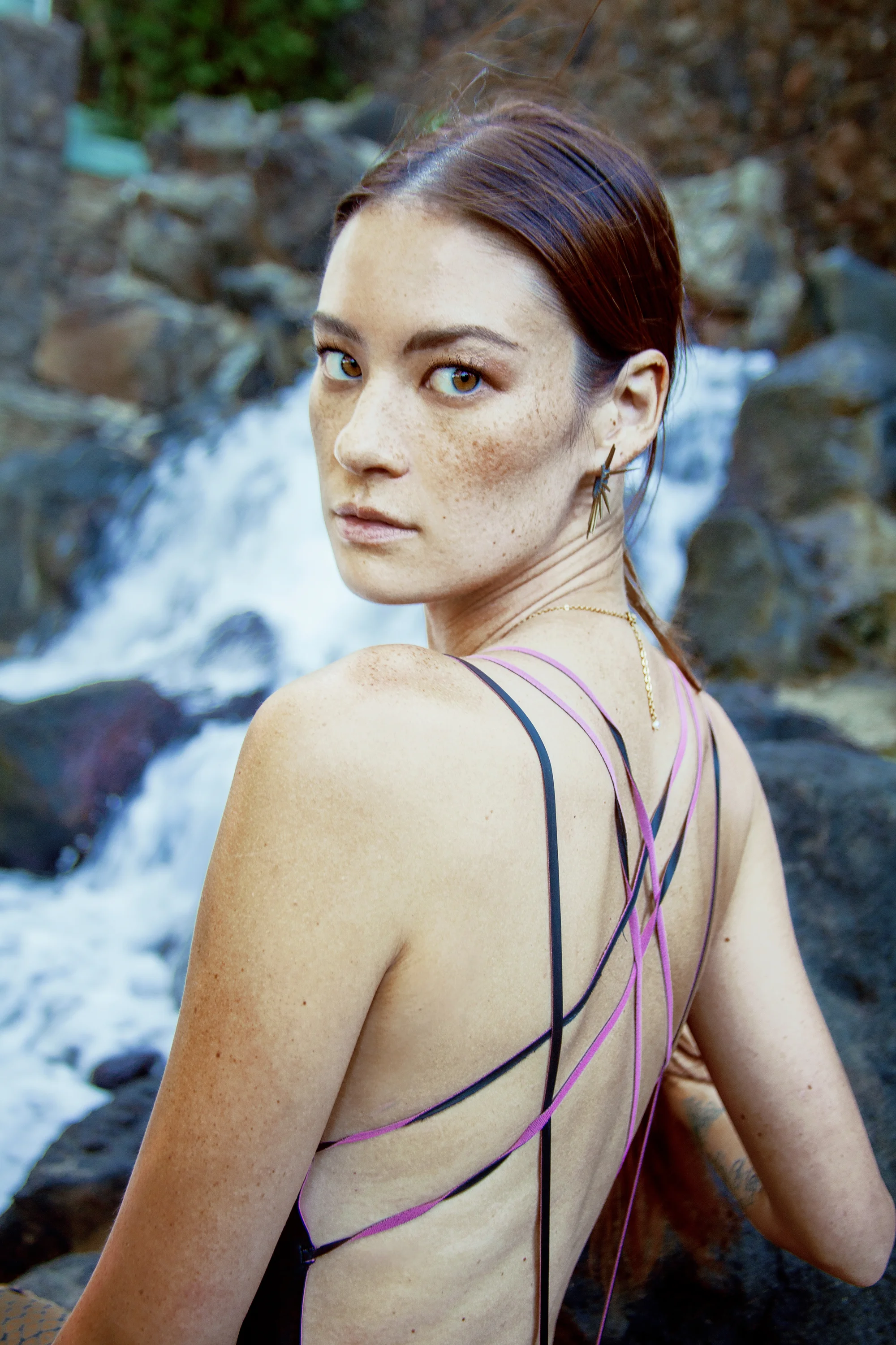 Swimsuit : S.I.E. Swimwear / Earrings : Salty Girl