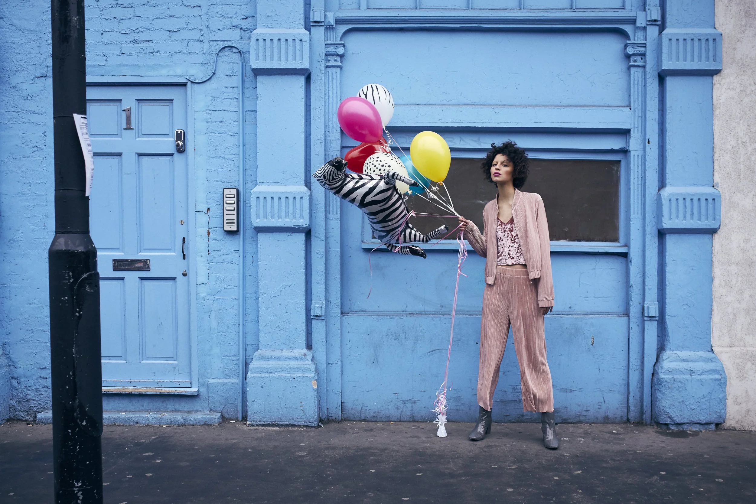 Top: Urban Outfitters / Pants & Jacket: Zara / Shoes: Another Stories