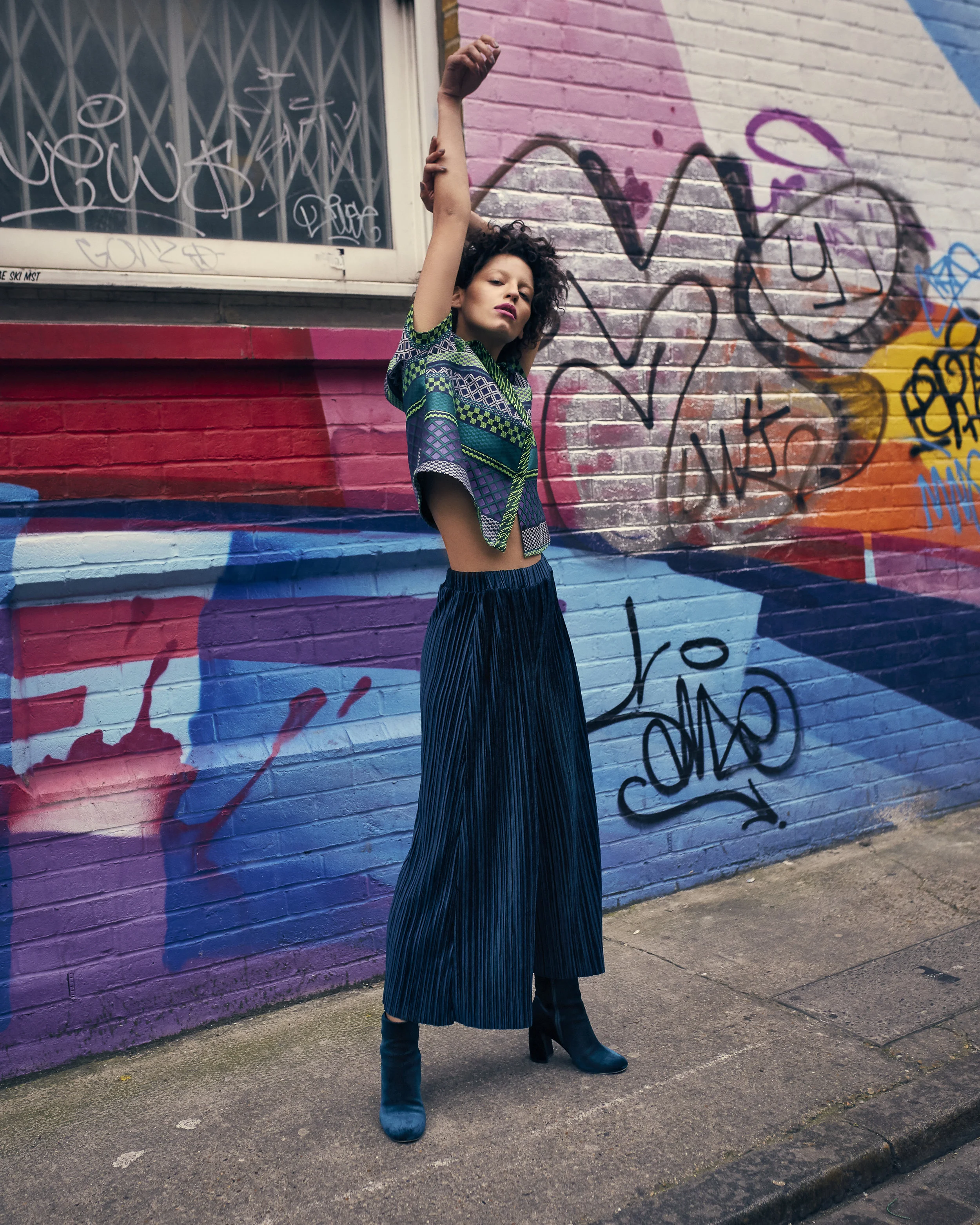 Top: Topshop / Pants: Glassworks /Shoes: Office