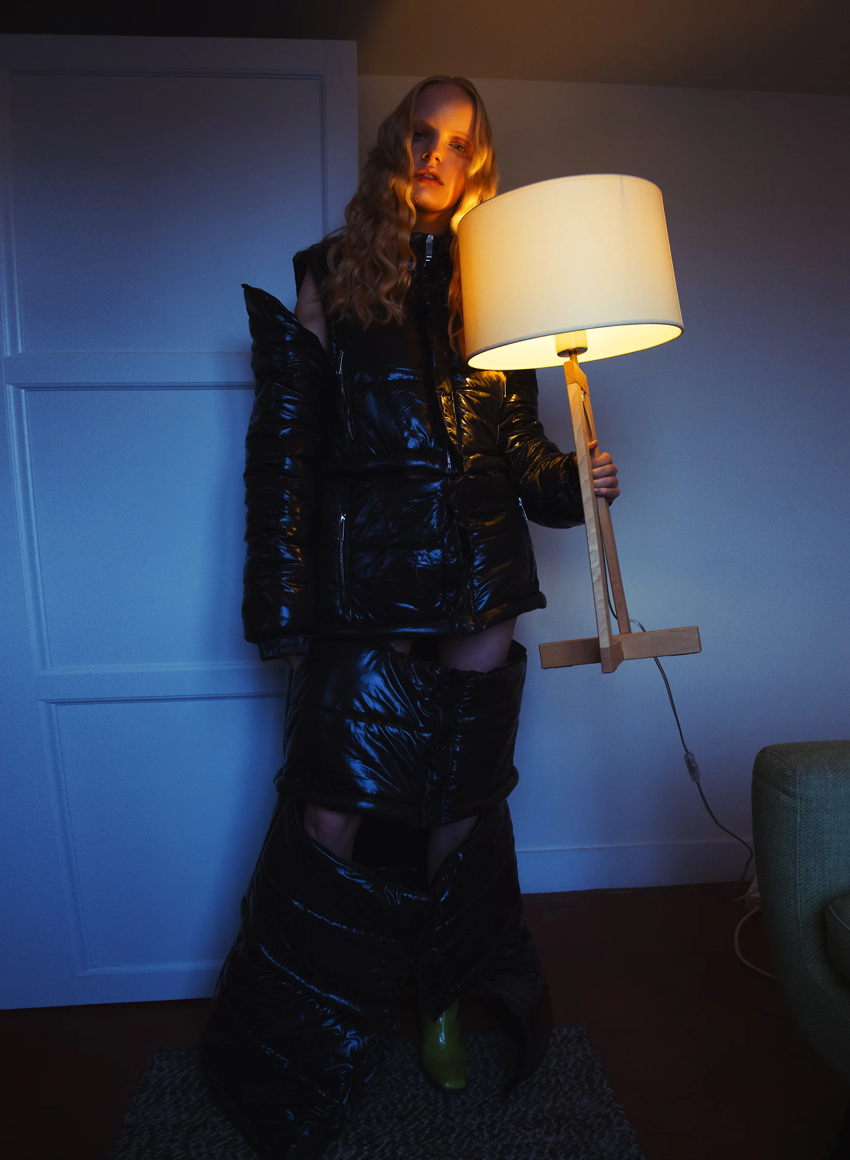 Coat: STRATEAS CARLUCCI / Tights: FALKE / Shoes: VINTAGE